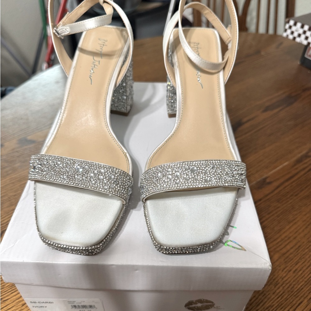 Betsey Johnson for David’s Bridal champagne/Ivory Bridal Platform Heels Size11